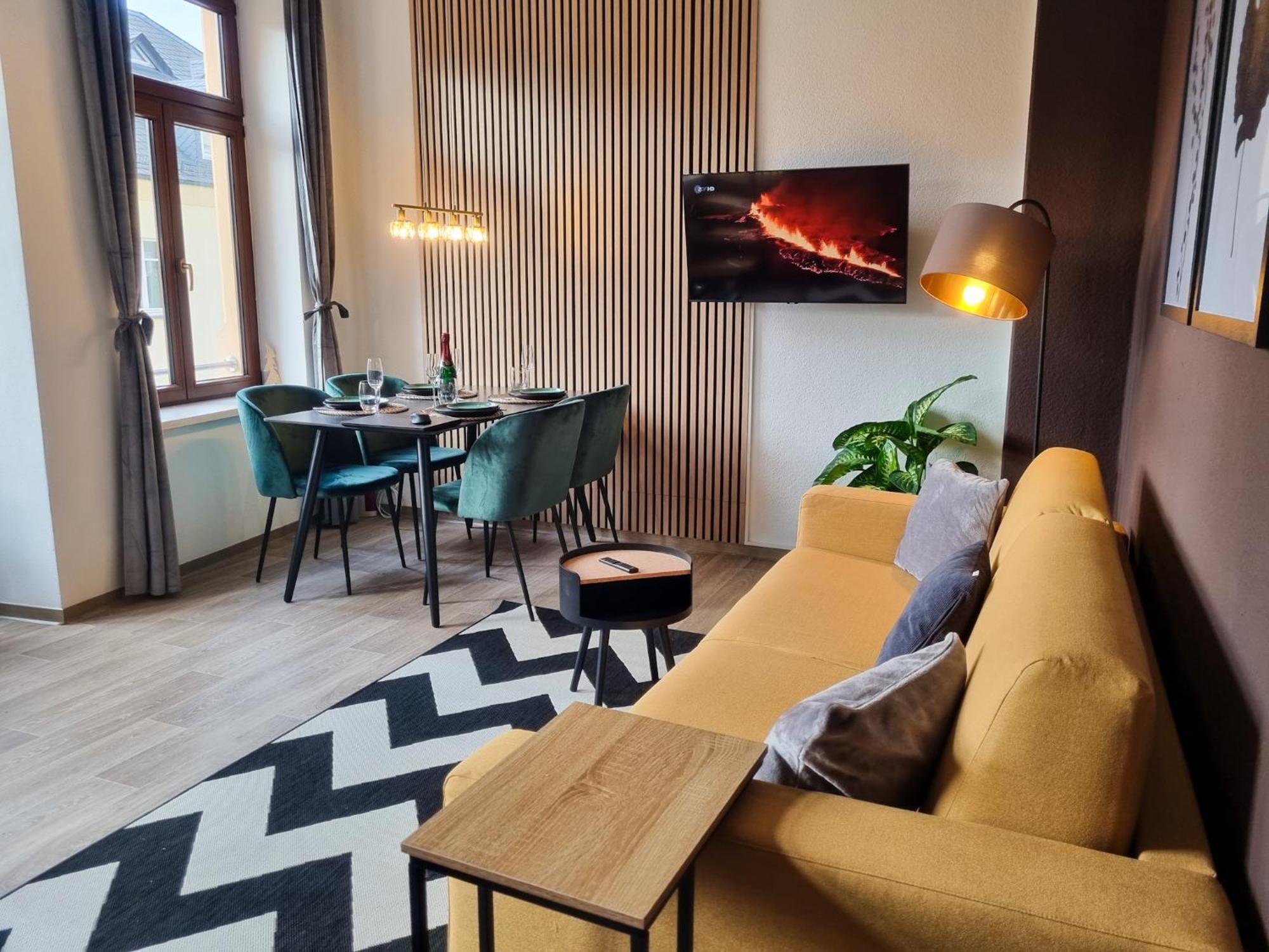 Maremar - Design Maisonette Altstadt - 4 Pers - 57Qm - Luxus Boxspringbett - Kueche - Arbeitsplatz - Privater Parkplatz Greiz Exteriör bild