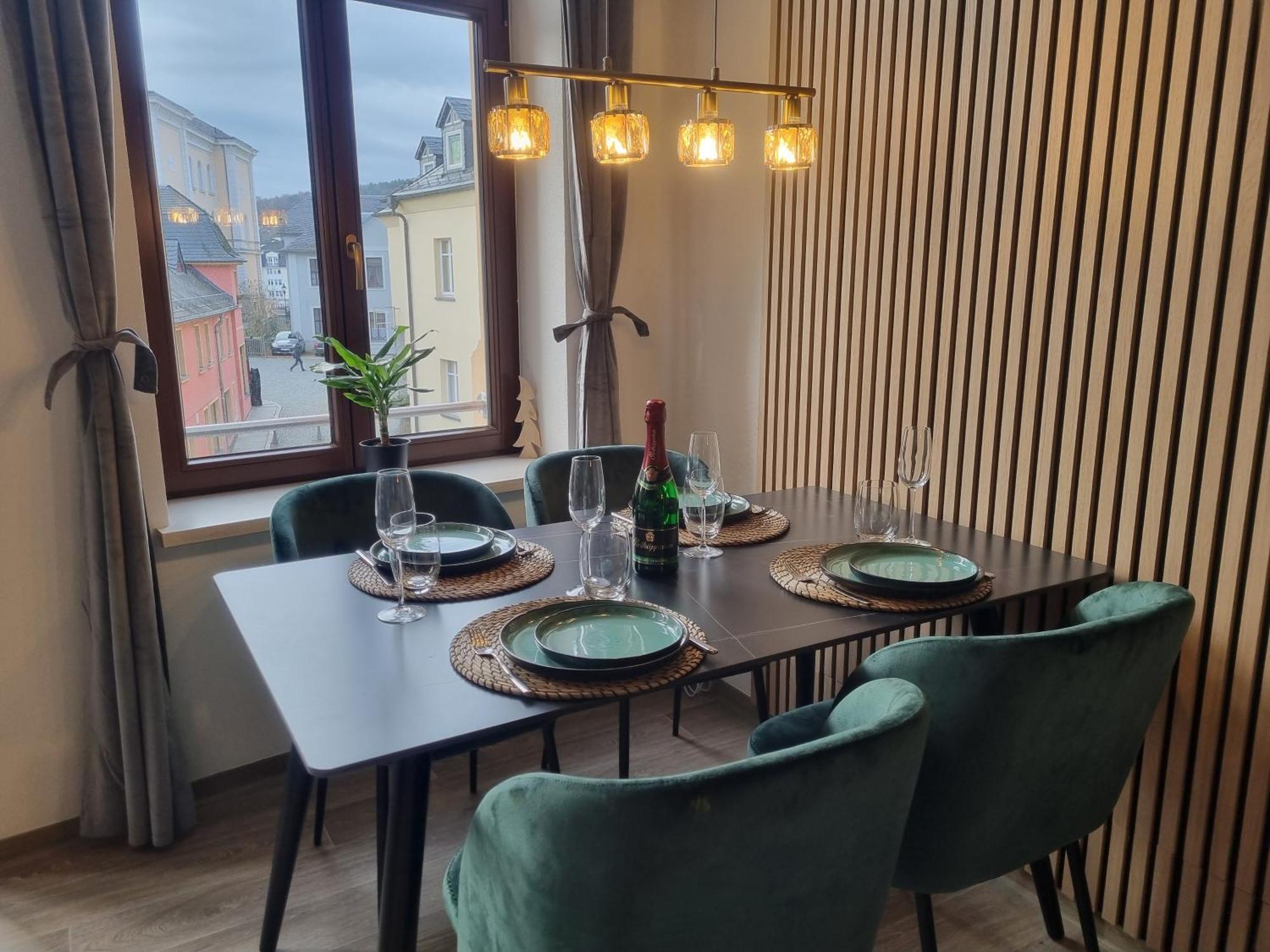 Maremar - Design Maisonette Altstadt - 4 Pers - 57Qm - Luxus Boxspringbett - Kueche - Arbeitsplatz - Privater Parkplatz Greiz Exteriör bild